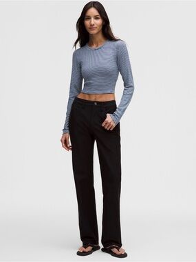 lululemon athletica Hold Tight Straight-Hem Cropped Long- Sleeve Shirt.